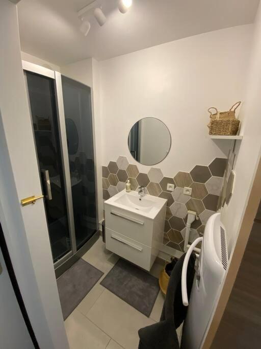 A 50 M De La Plage, Appartement De 35 M2 : Les Pieds Sales Bréhal Esterno foto